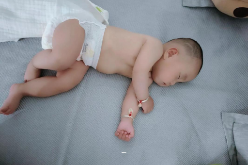 黄南宝宝夏天要穿袜子吗